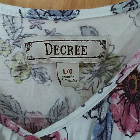 Decree Floral Print and White Tank Top - Picture 3 of 5